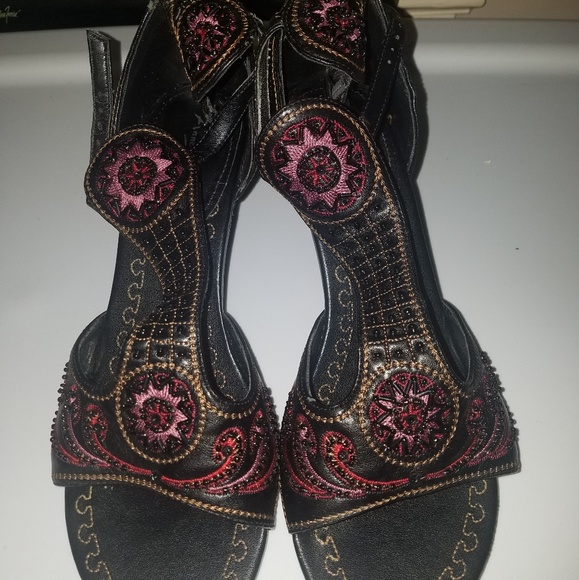 Shoes - Picture 1 of 7